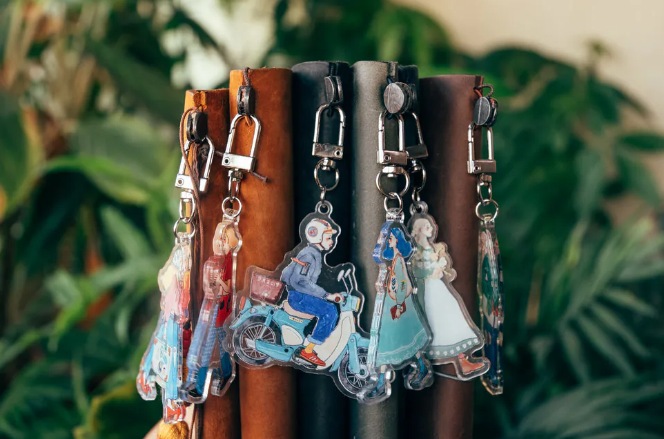 La Dolce Vita - Acrylic Pendant - We are moving forward happily series  