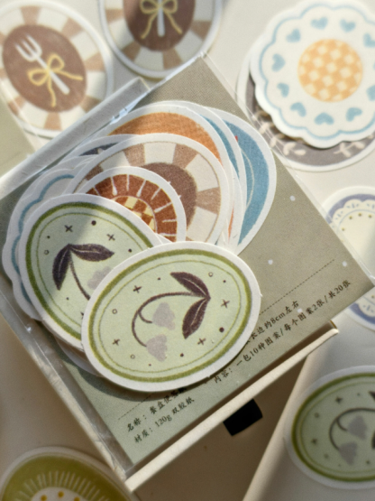 Yier Creative Studio - Paper - Dinner Plate