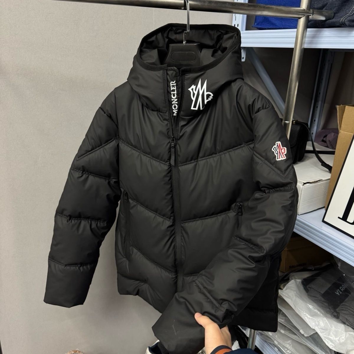 【MONCLER全国送料無料】MONCLER ダウンジャケット＊大人もOK＊