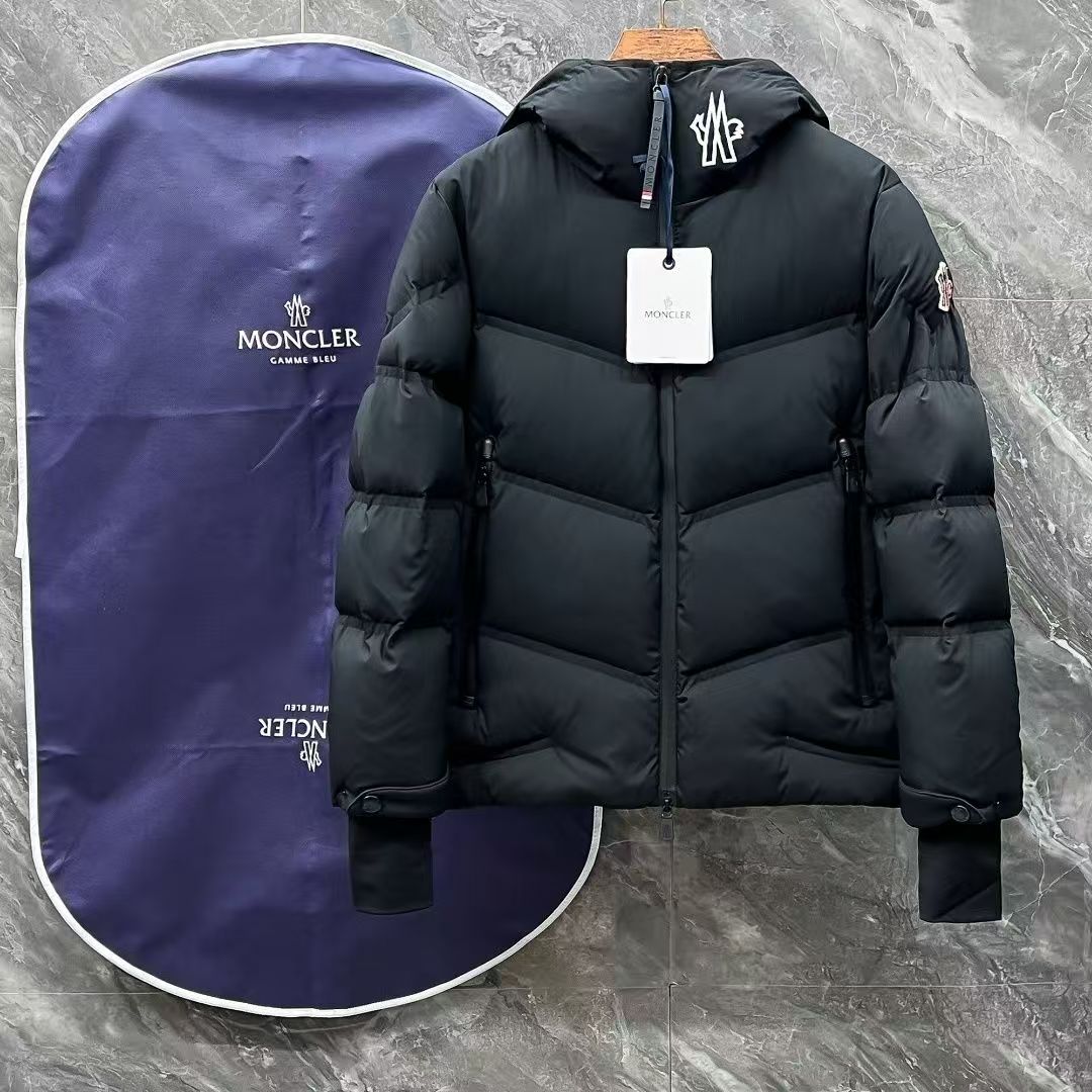【MONCLER全国送料無料】MONCLER ダウンジャケット＊大人もOK＊