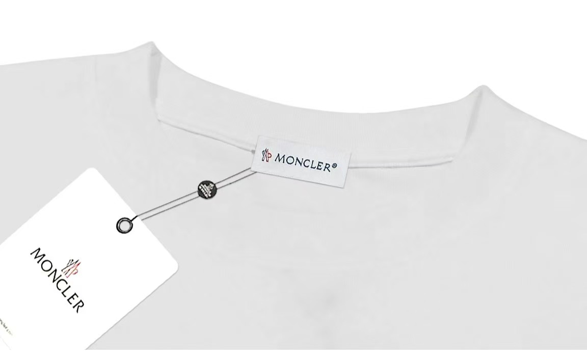 【MONCLER旗艦店】（モンクレール）長袖 ご好評に付き再入荷！