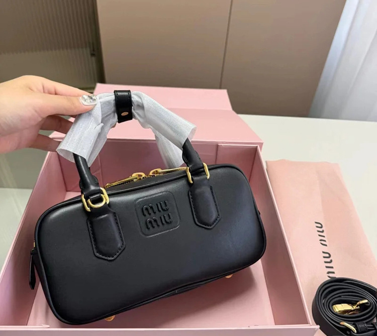 【入手困難/大人気】☆MIUMIU★ミュウミュウ アルカディ ハンドバッグ