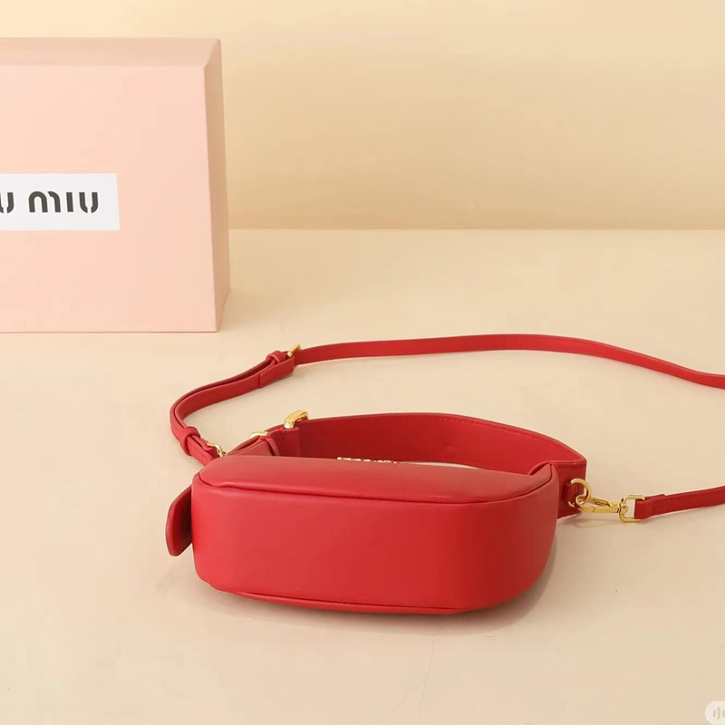 MIUMIU/ミュウミュウ レザー ホーボーバッグ