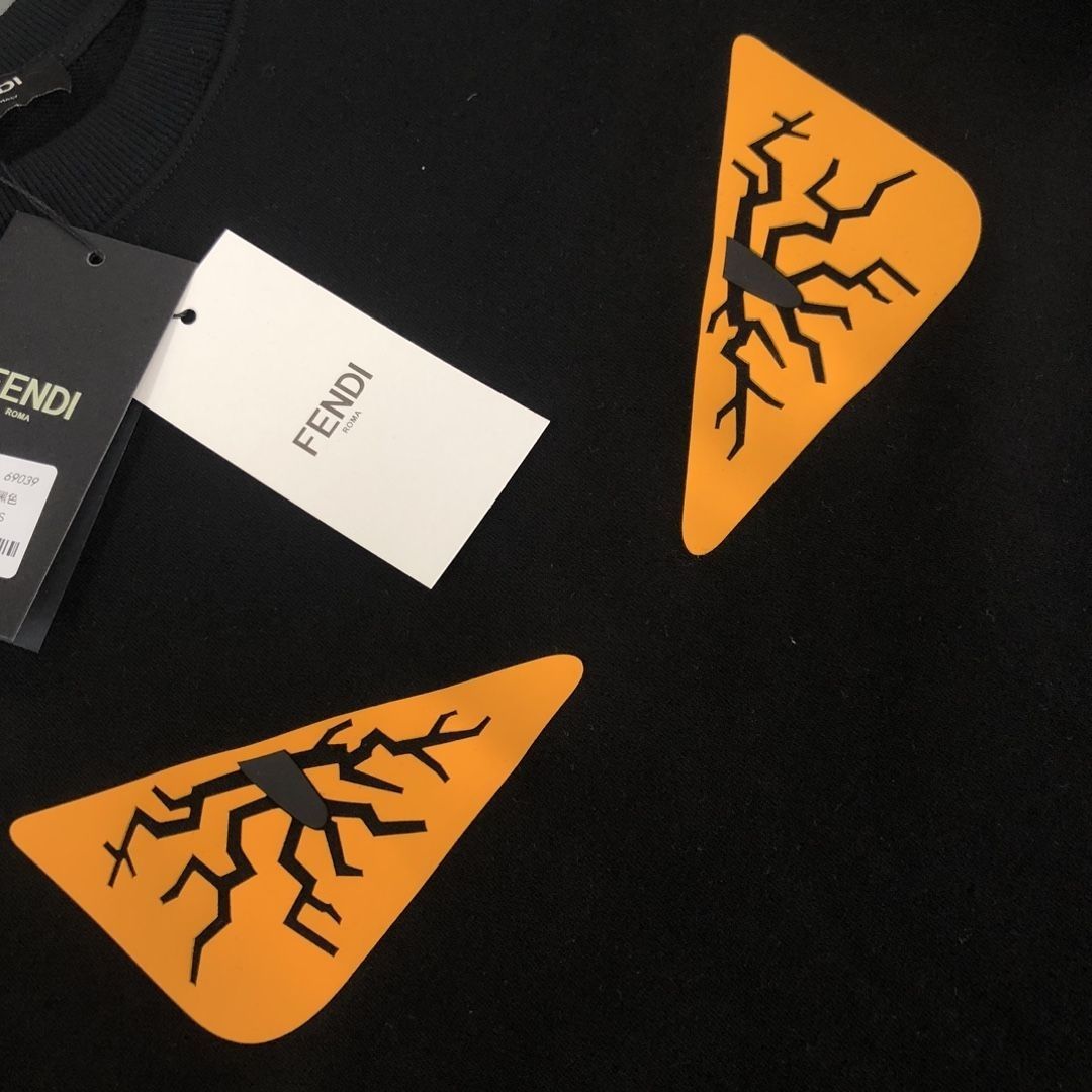 FENDI  パーカー フェンディ プレントおしゃれ 丸首 通勤 通学 メンズ