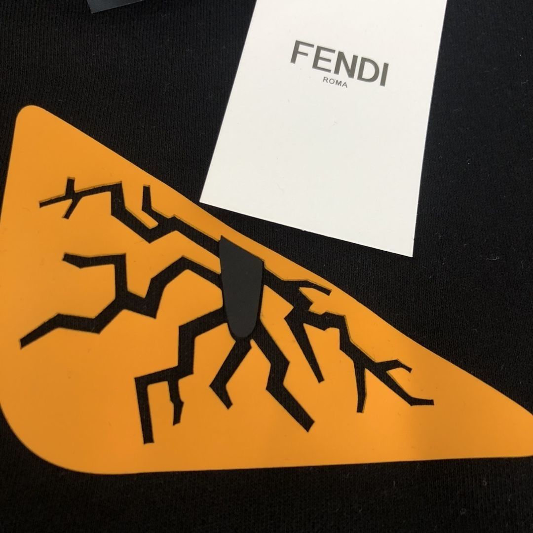 FENDI  パーカー フェンディ プレントおしゃれ 丸首 通勤 通学 メンズ