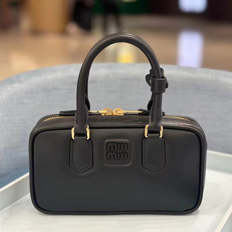 【入手困難/大人気】☆MIUMIU★ミュウミュウ アルカディ ハンドバッグ