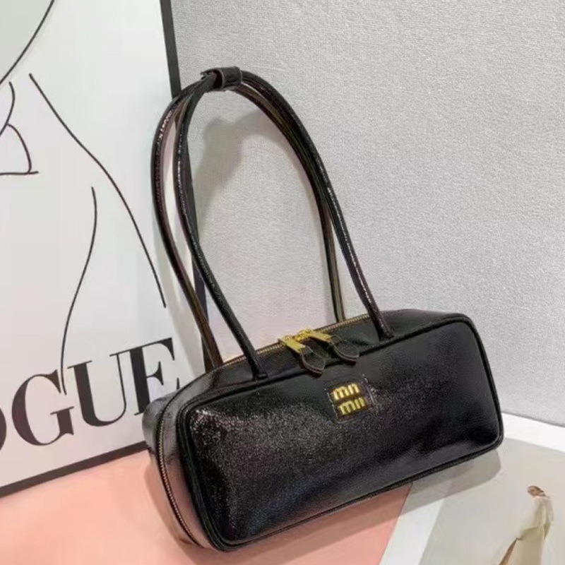 【完売必至】MIUMIU/ミュウミュウ ショルダーバッグ ロゴメタル