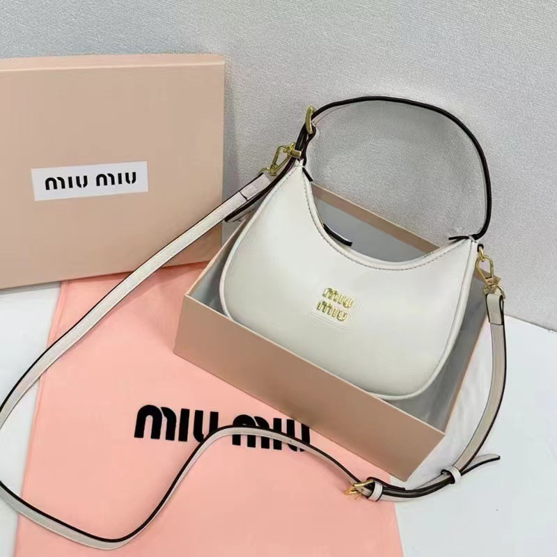MIUMIU/ミュウミュウ レザー ホーボーバッグ