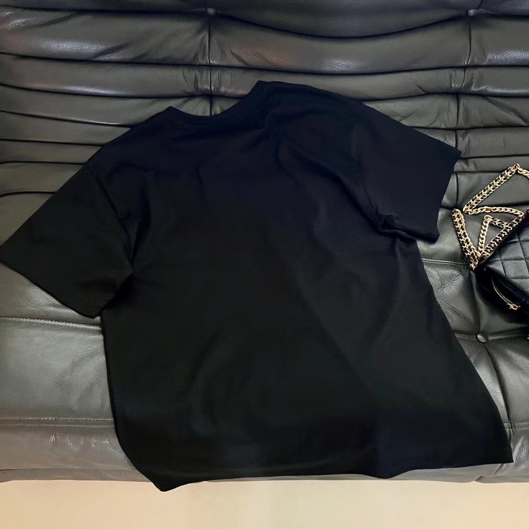 CELINE 2025年春夏新作 クラシックロゴ レタープリント 半袖Tシャツ 【男女兼用】