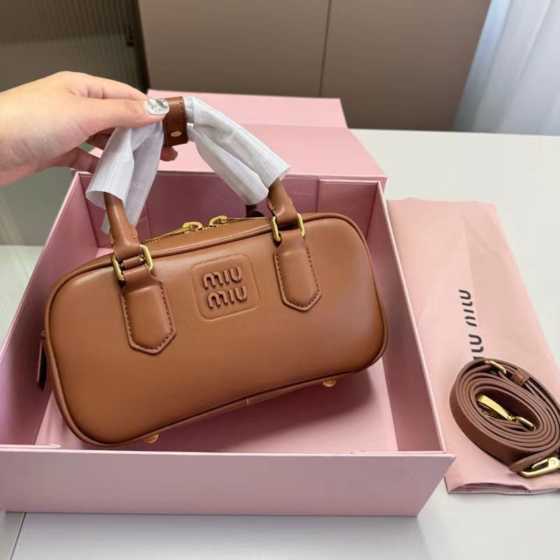 【入手困難/大人気】☆MIUMIU★ミュウミュウ アルカディ ハンドバッグ