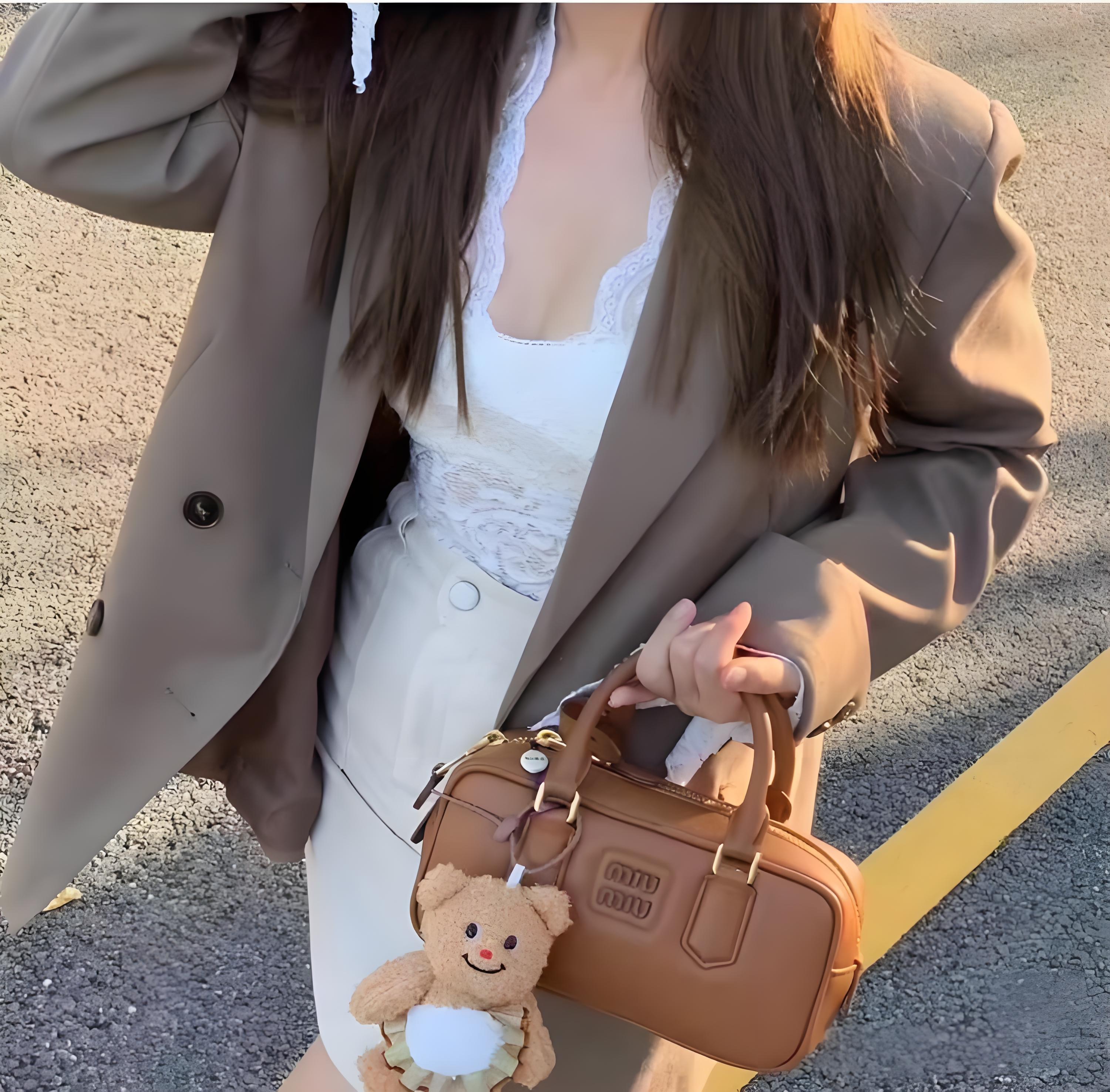 【入手困難/大人気】☆MIUMIU★ミュウミュウ アルカディ ハンドバッグ