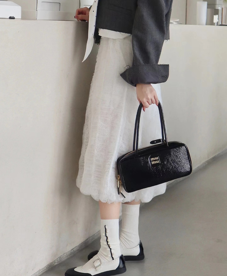 【完売必至】MIUMIU/ミュウミュウ ショルダーバッグ ロゴメタル