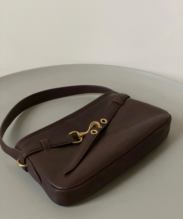 《大人かわいい》2025新作 MiuMiu/ミュウミュウ アバンチュール ナッパレザー バッグ