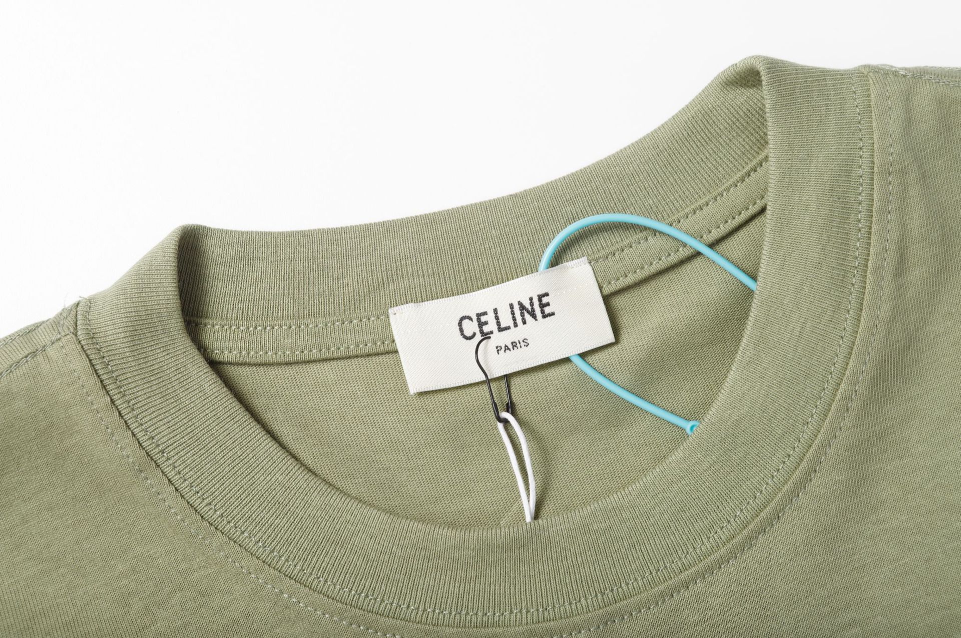2025年春夏新作 リサ・セイムスタイル【CELINE】セリーヌ クラシックレター半袖Tシャツ