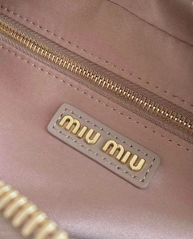 【入手困難/大人気】☆MIUMIU★ミュウミュウ アルカディ ハンドバッグ