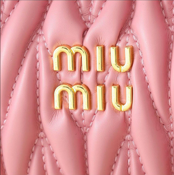 MIU MIU ミュウミュウ超可愛い ショルダーバッグ ショルダーバッグ ピンク ホワイト ブラック