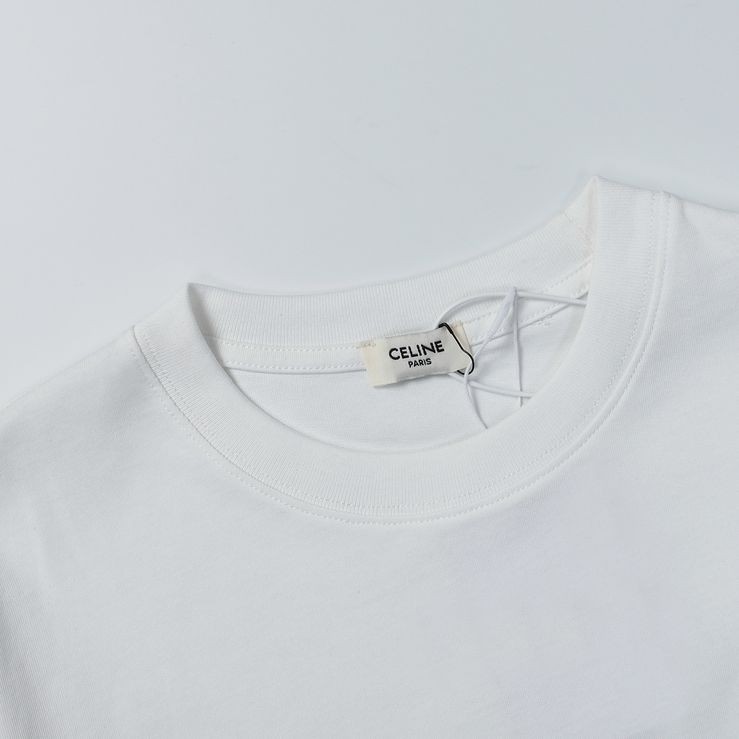 2025年春夏新作 リサ・セイムスタイル【CELINE】セリーヌ クラシックレター半袖Tシャツ