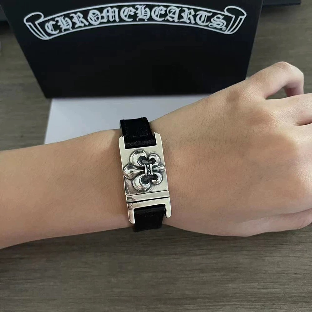 クロムハーツ ハーネス ブレスレット CHプラス ブラック レザー