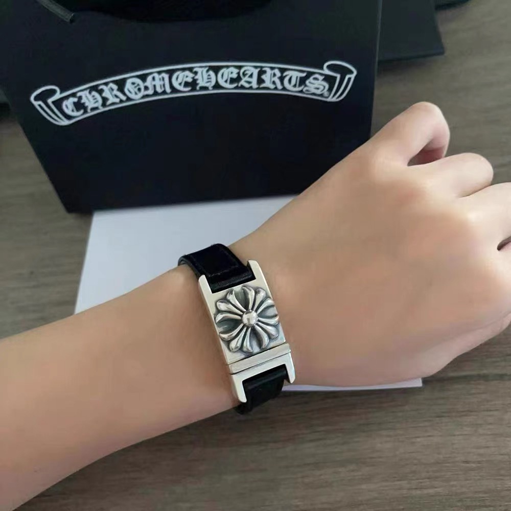 クロムハーツ ハーネス ブレスレット CHプラス ブラック レザー