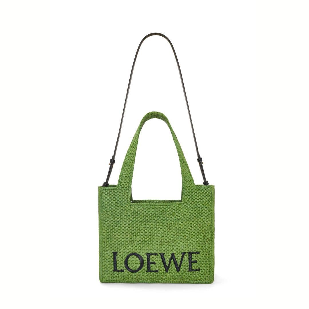 【LOEWE】ロエベ🔥バスケットバッグの最新作が登場！「MORE」雑誌掲載❤️本田 翼さんが推す！★Paula's ロゴ刺繍ラフィア トートバッグ