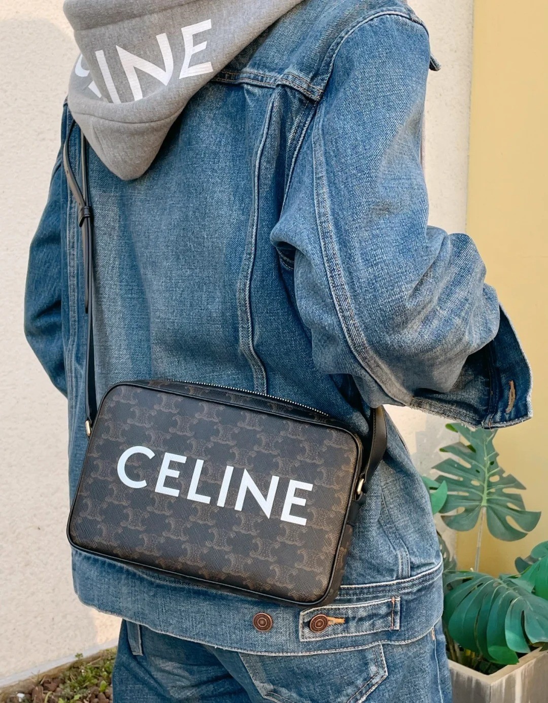 トリオンフ CELINE セリーヌ ミディアム メッセンジャーバッグ