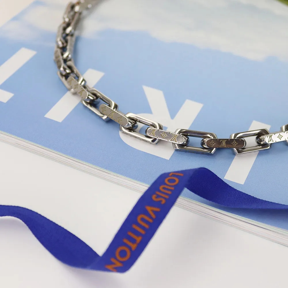 【国内発送/直営店】ネックレス BTS 防弾少年団 のジョングク着用 ♪ 完売必至 ★コリエ チェーン モノグラム