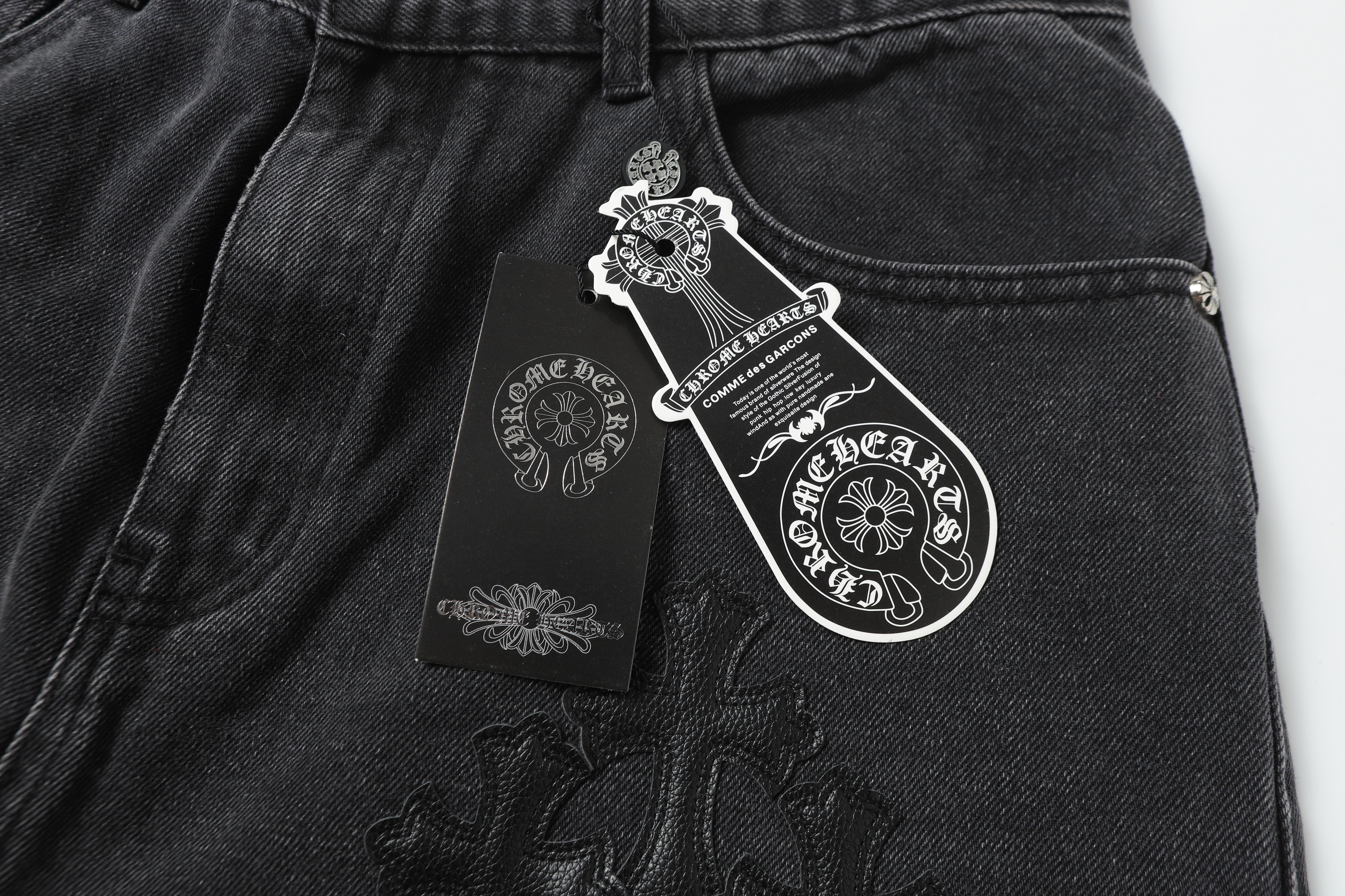 【Chrome Hearts】クロムハーツ ブラッククロスパッチ グレージーンズ