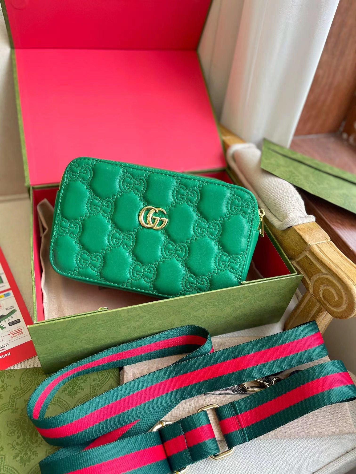 Gucci(グッチ) カメラバッグ メッセンジャーバッグ