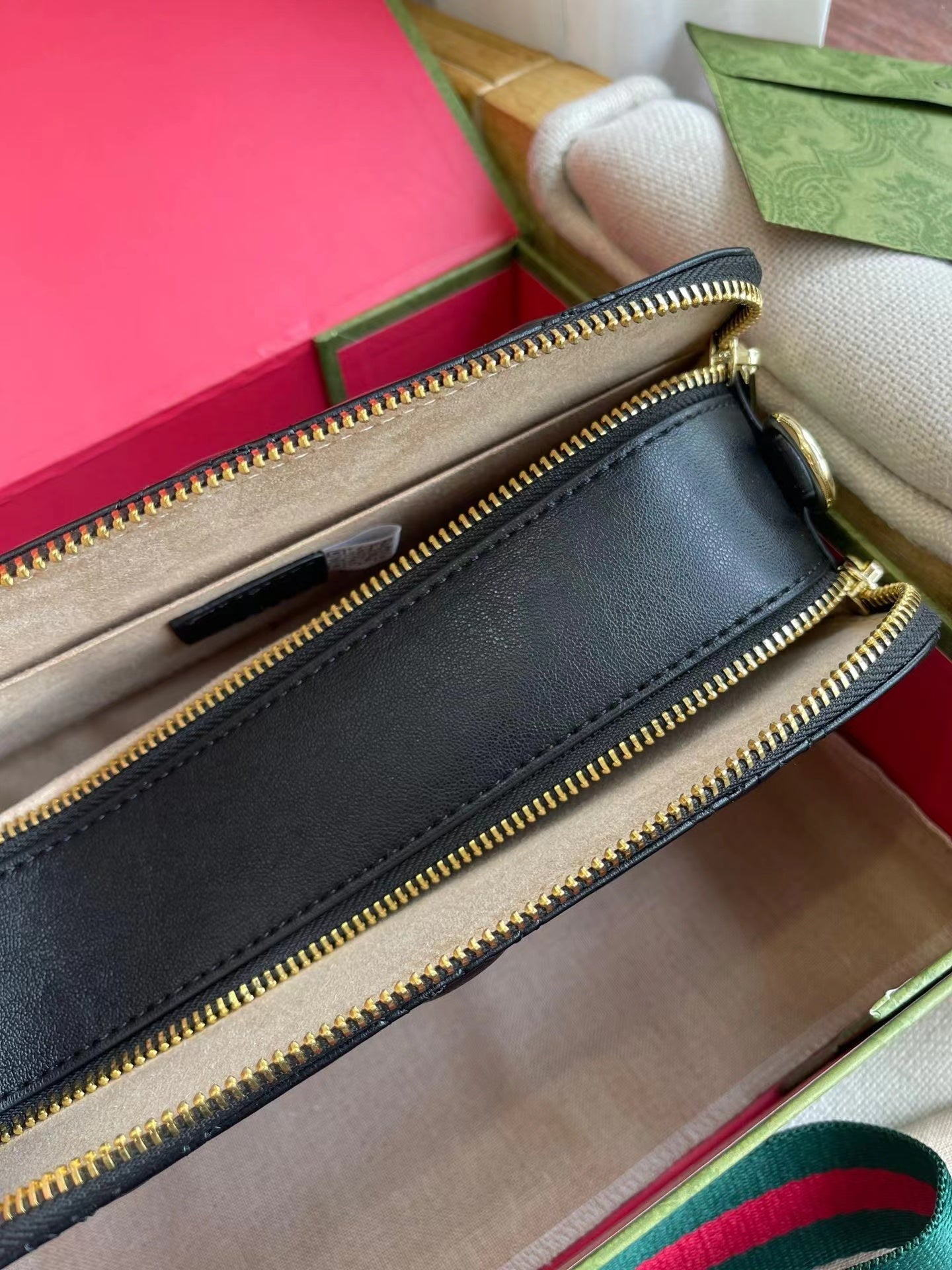 Gucci(グッチ) カメラバッグ メッセンジャーバッグ