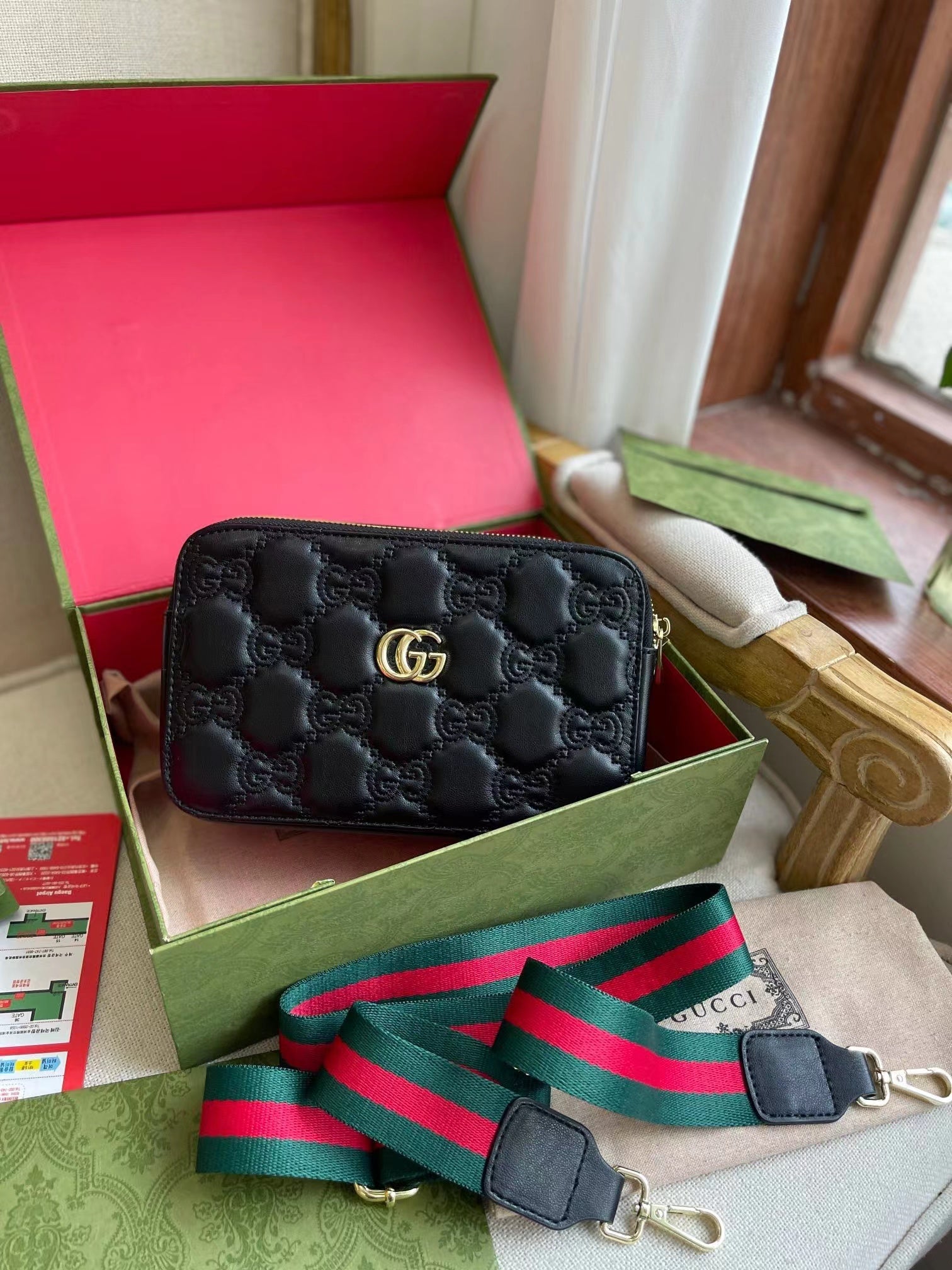 Gucci(グッチ) カメラバッグ メッセンジャーバッグ