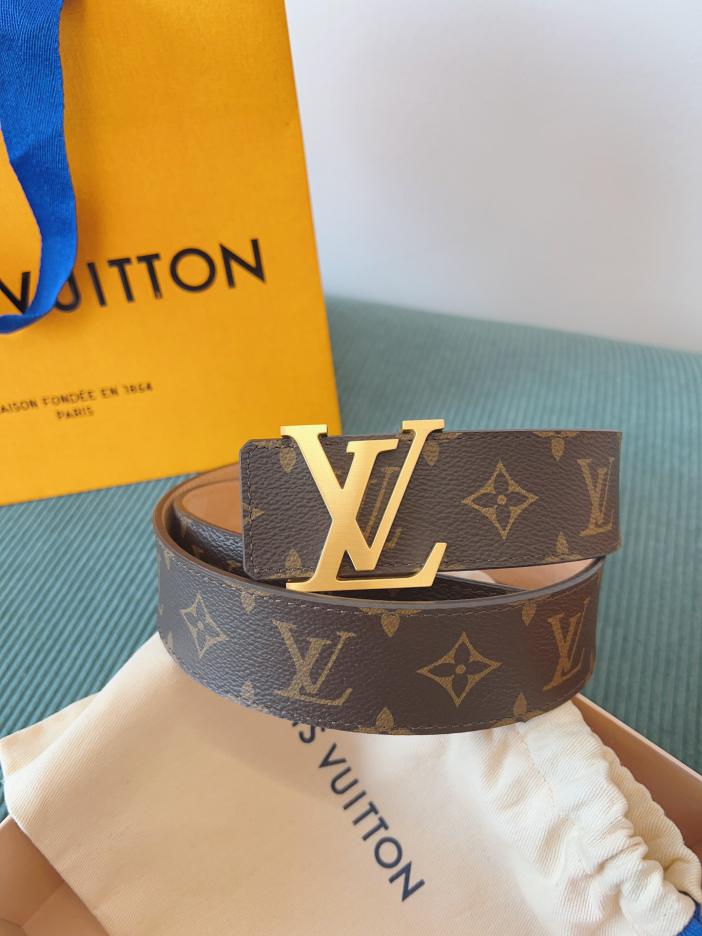 LOUIS VUITTON/ルイ・ヴィトン 4.0cm幅 クラシックベルト· ギフトにもご自身用にも最適です