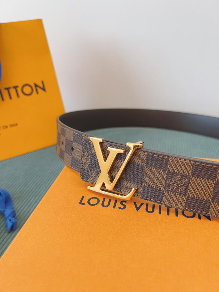 LOUIS VUITTON/ルイ・ヴィトン 4.0cm幅 クラシックベルト· ギフトにもご自身用にも最適です