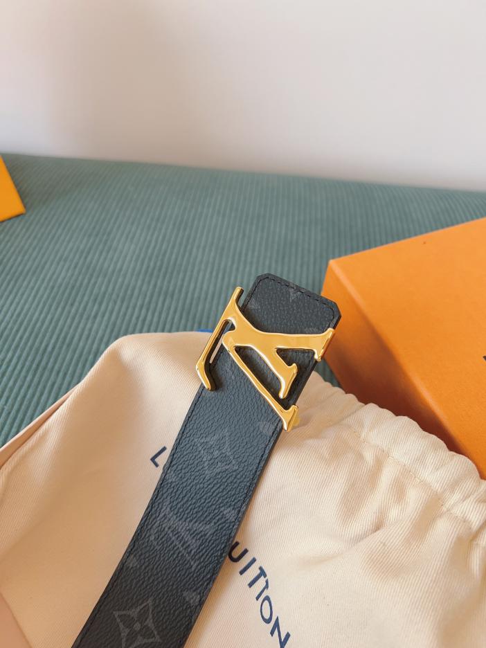 LOUIS VUITTON/ルイ・ヴィトン 4.0cm幅 クラシックベルト· ギフトにもご自身用にも最適です