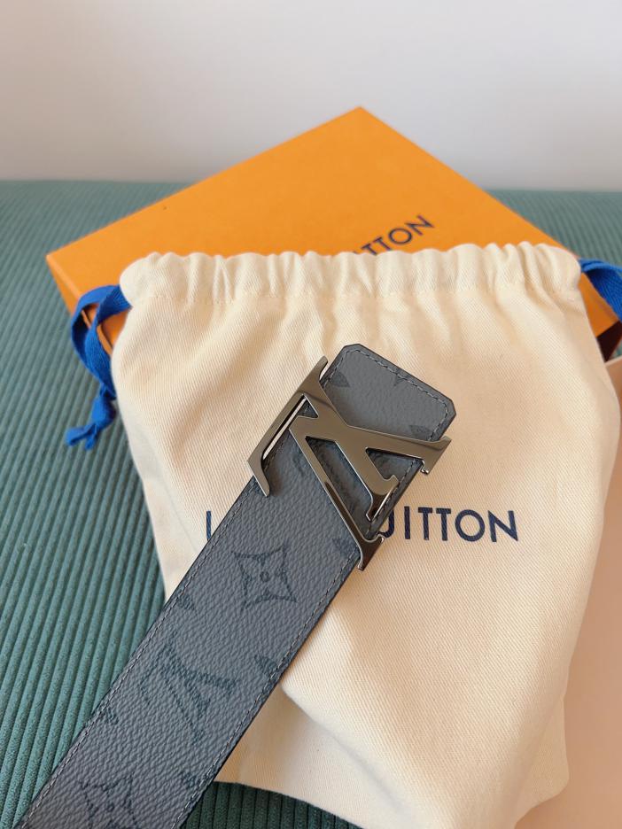 LOUIS VUITTON/ルイ・ヴィトン 4.0cm幅 クラシックベルト· ギフトにもご自身用にも最適です