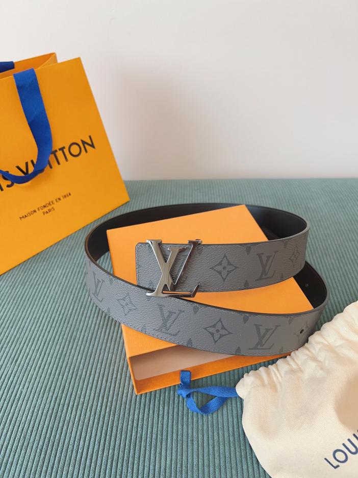 LOUIS VUITTON/ルイ・ヴィトン 4.0cm幅 クラシックベルト· ギフトにもご自身用にも最適です
