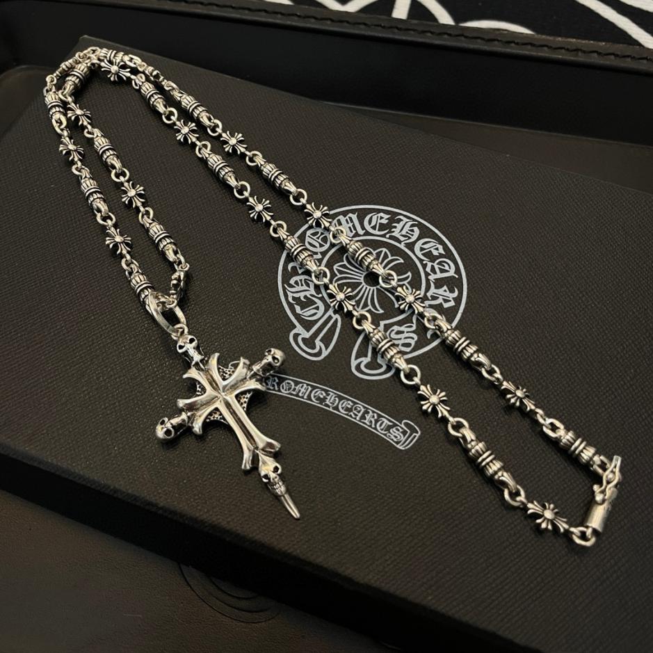 クロムハーツ 最新作 クラシック 復刻版 クロス ペンダント 十字架 スカル ネックレス