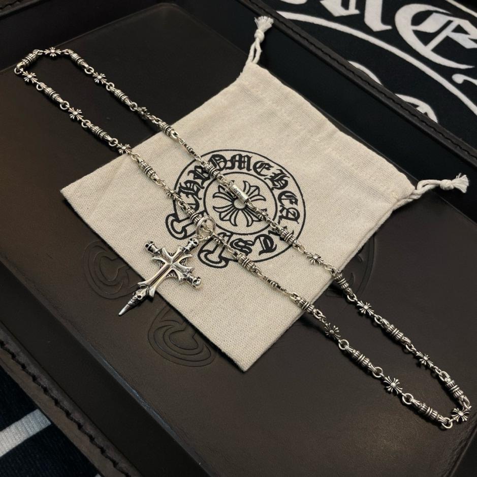 クロムハーツ 最新作 クラシック 復刻版 クロス ペンダント 十字架 スカル ネックレス