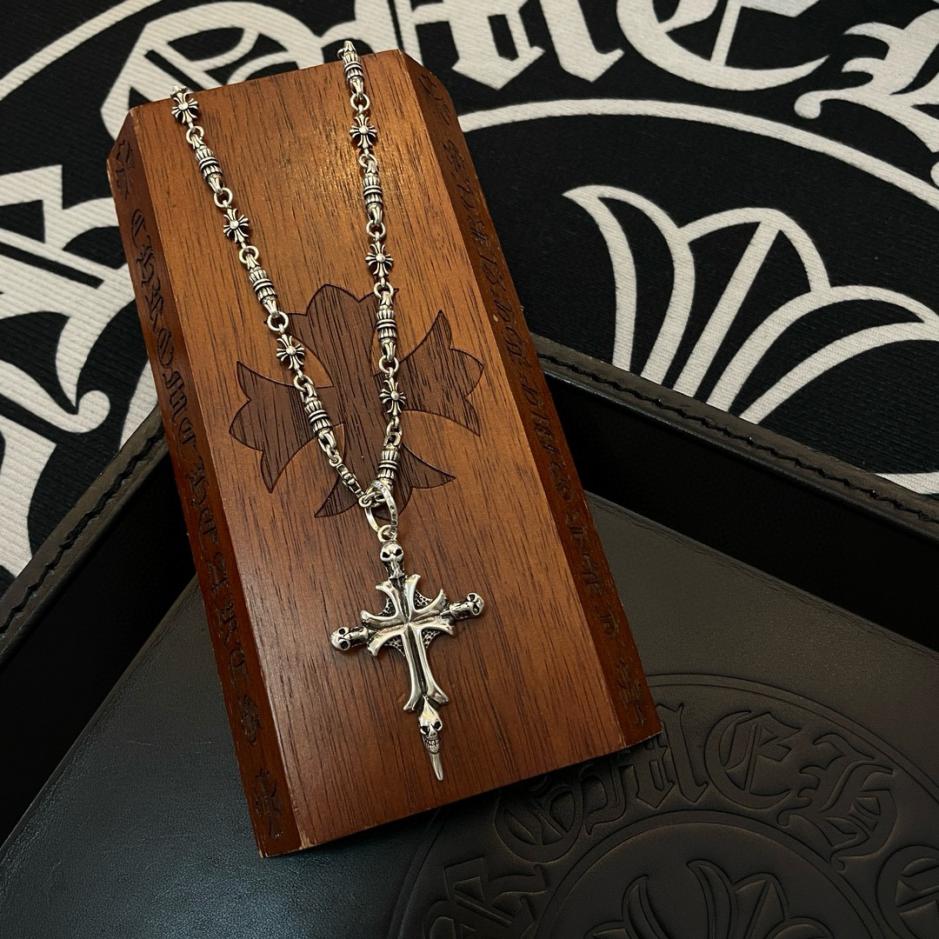 クロムハーツ 最新作 クラシック 復刻版 クロス ペンダント 十字架 スカル ネックレス