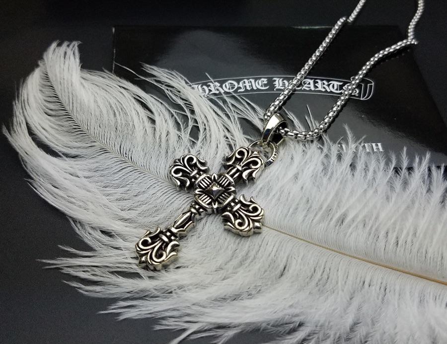 クロムハーツ フレームドCHプラス チャーム ネックレス 男女兼用 (60cm)