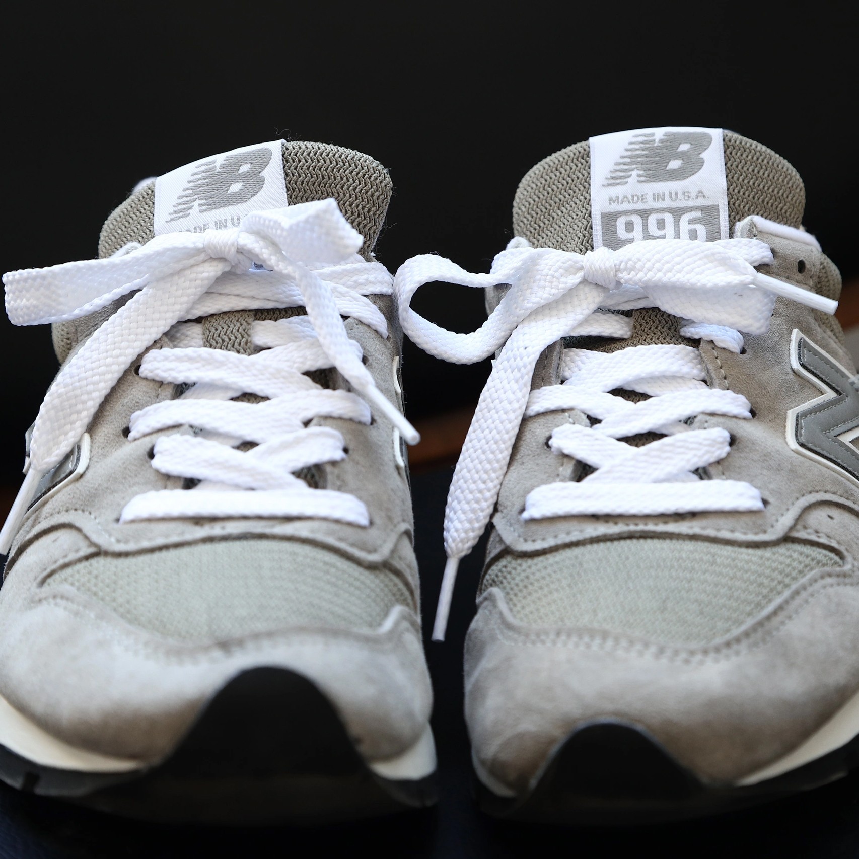 世代問わず愛されるニューバランスの名作「996」の人気色