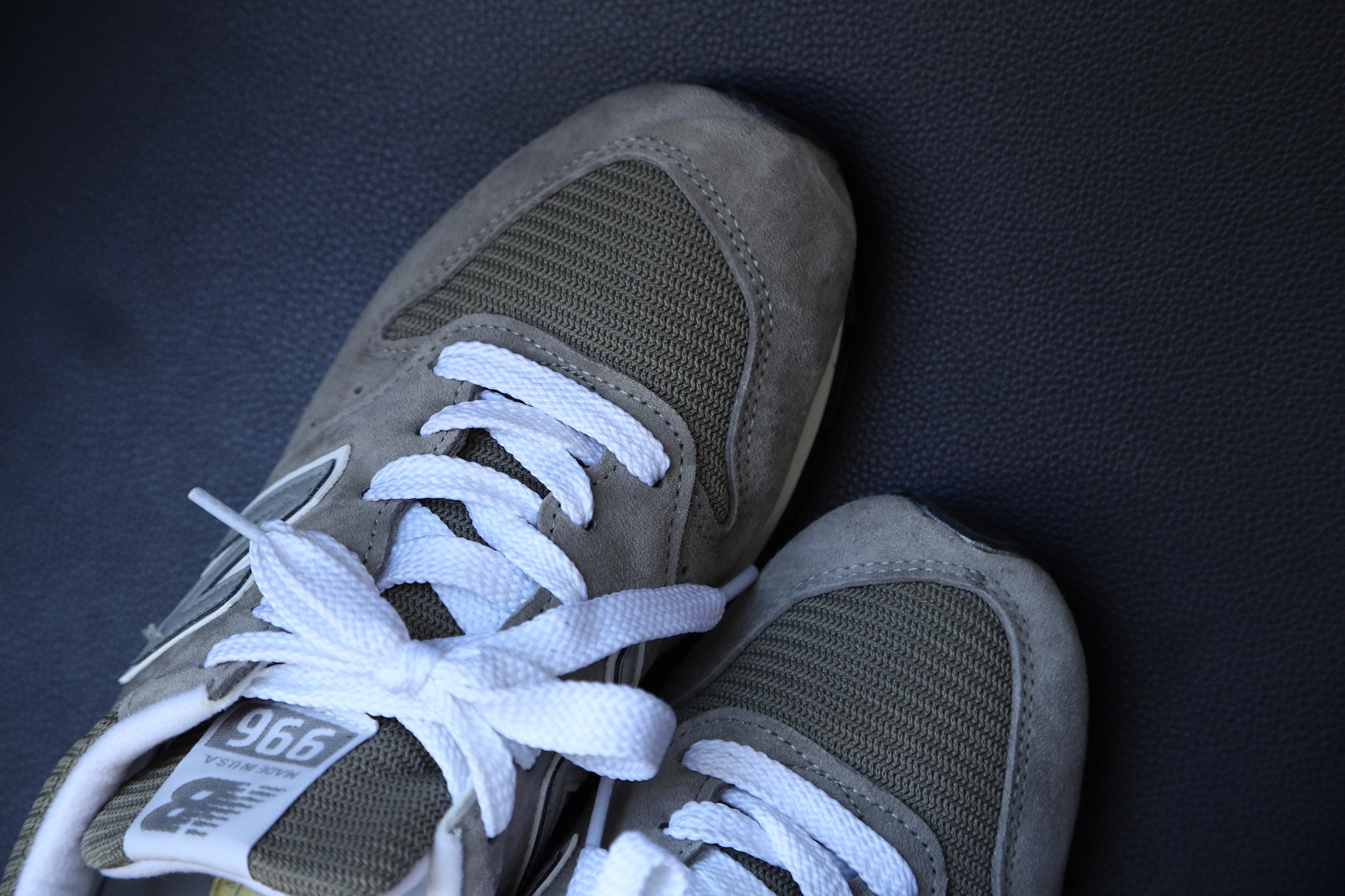 世代問わず愛されるニューバランスの名作「996」の人気色