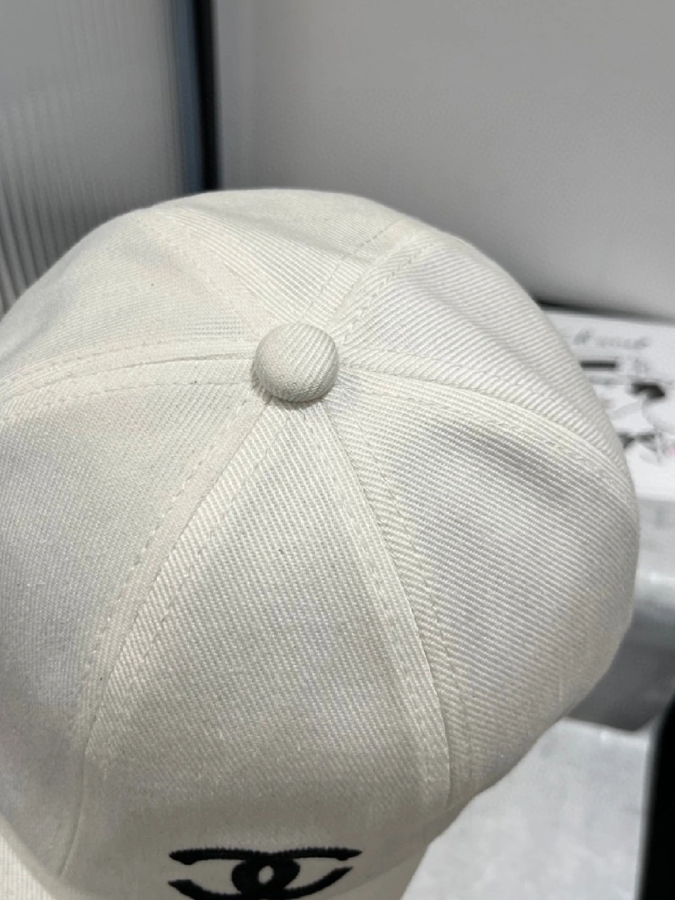 【Chanel】 シャネル 2025新作 ロゴキャップ 25P