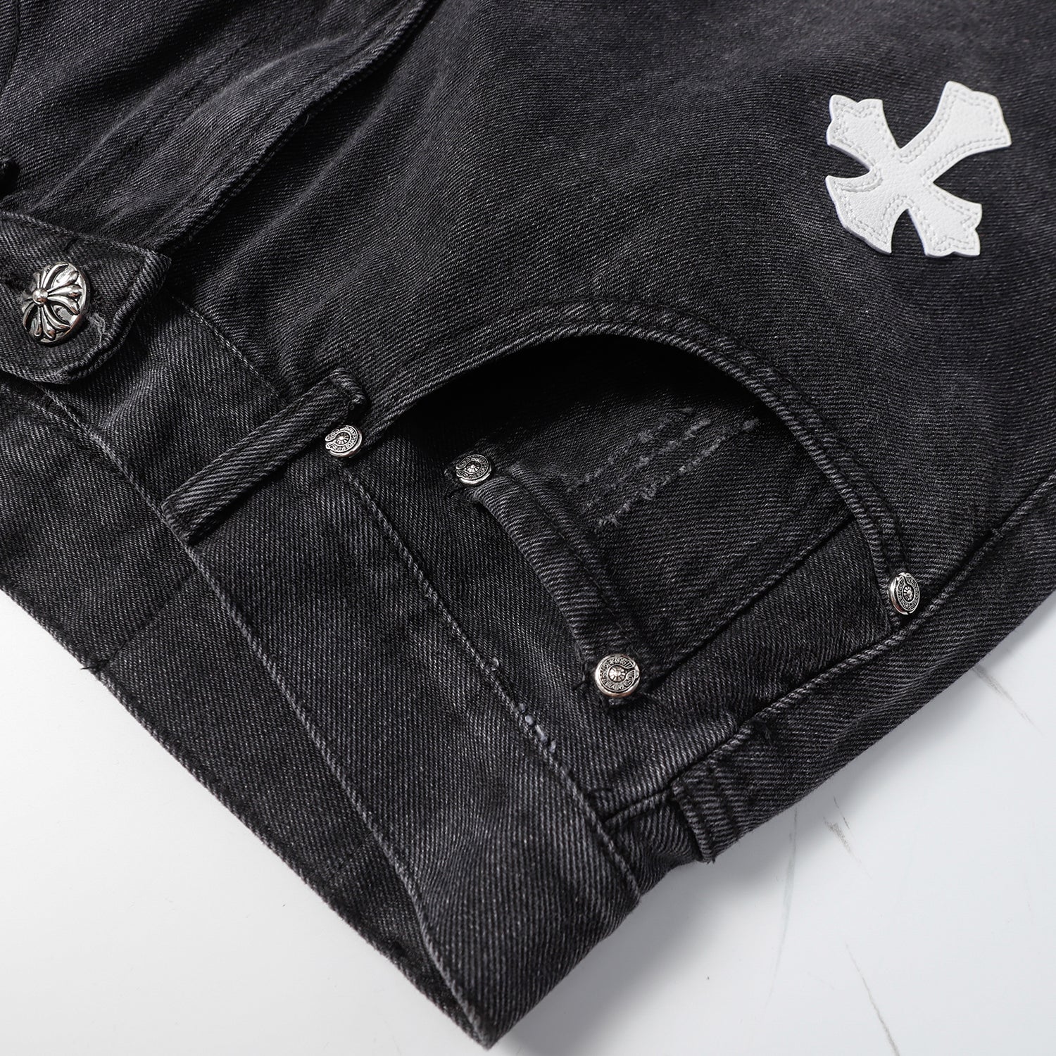 【Chrome Hearts】クロムハーツ 新作デニムショートパンツ 9925