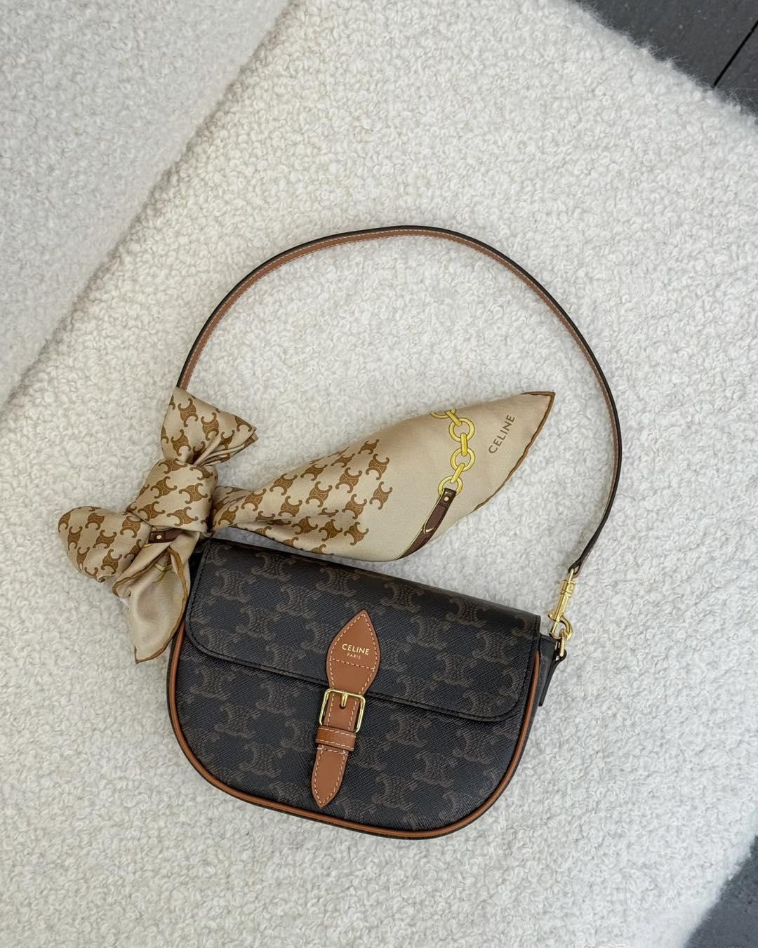 Celine/セリーヌ 25FW トリオンフ フォルコ ショルダーバッグ 122652GTL