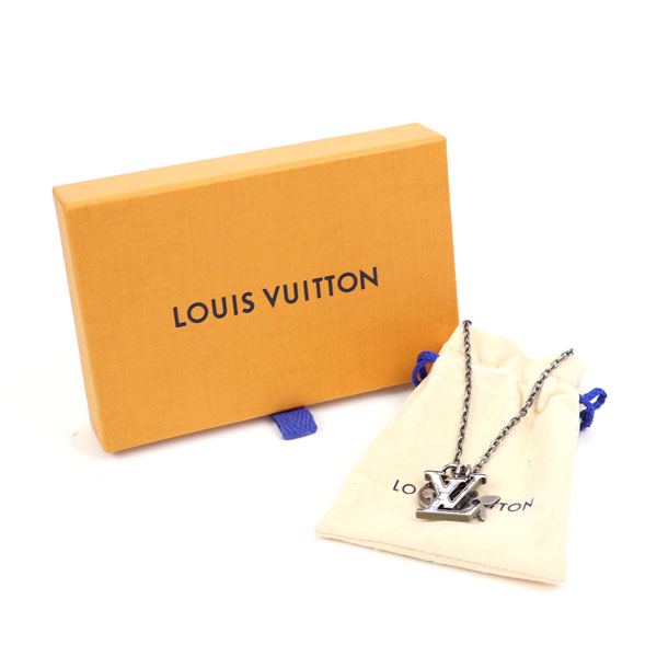 【国内発送/直営店】ペンダント LVイニシャル 合成石 ストラス ネックレス エイジングシルバー モノグラムフラワー アクセサリー PENDANT CHAIN LV NECKLACE