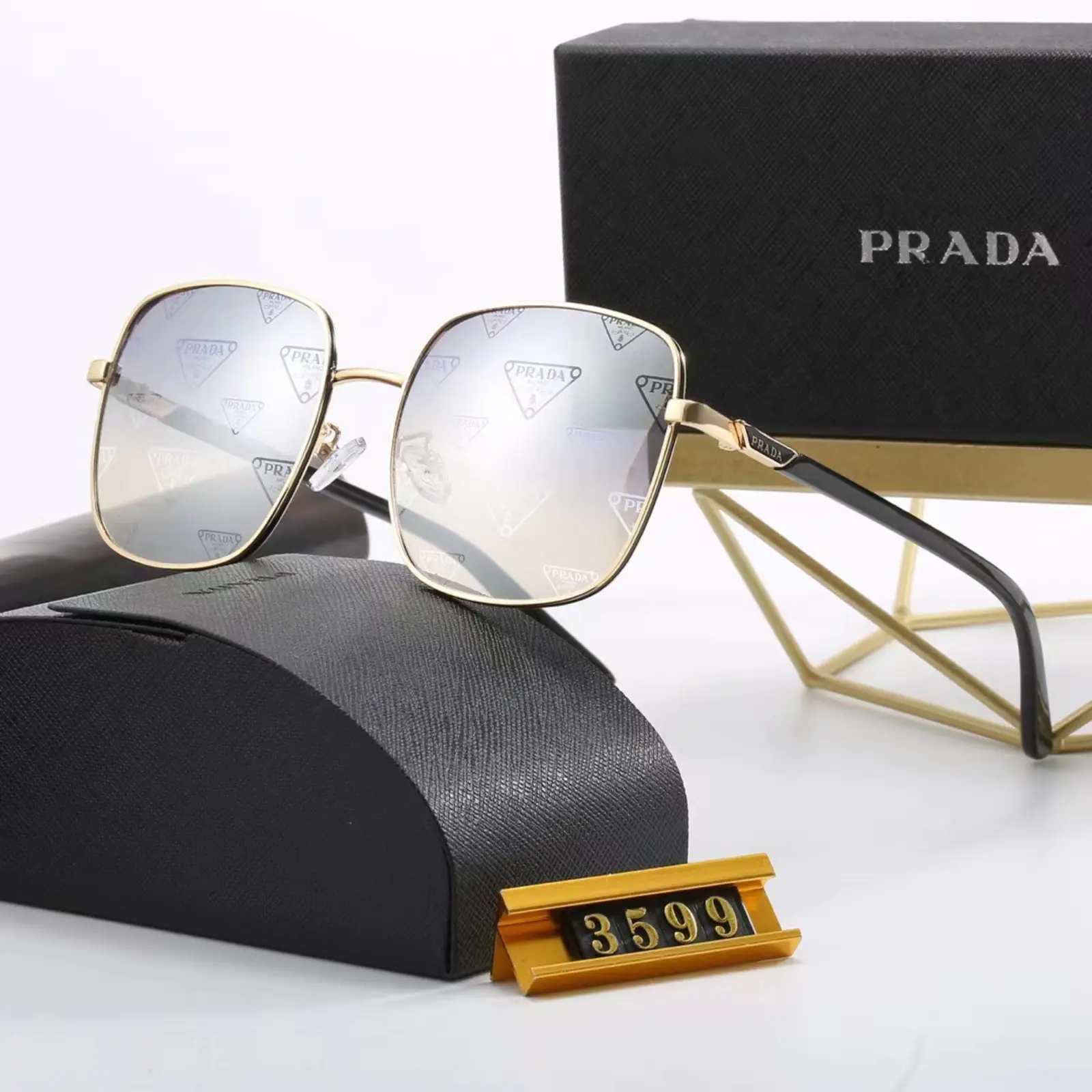 Prada サングラス S0015