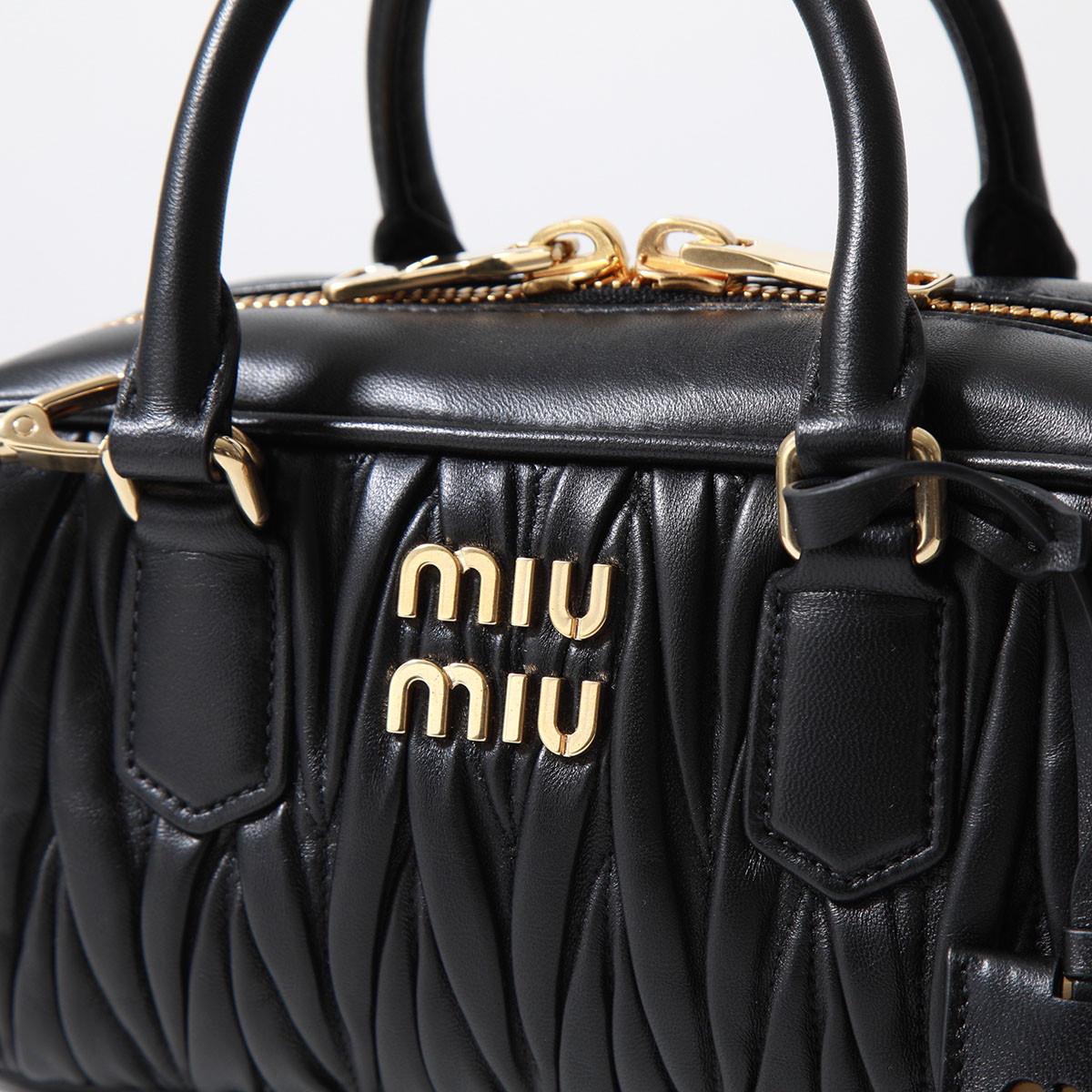 MIUMIU (ミュウミュウ)  新作 ショルダーバッグ アルカディ MATELASSE マテラッセ 5BB142 N88 レディース レザー ハンドバッグ 鞄 F0002/NERO