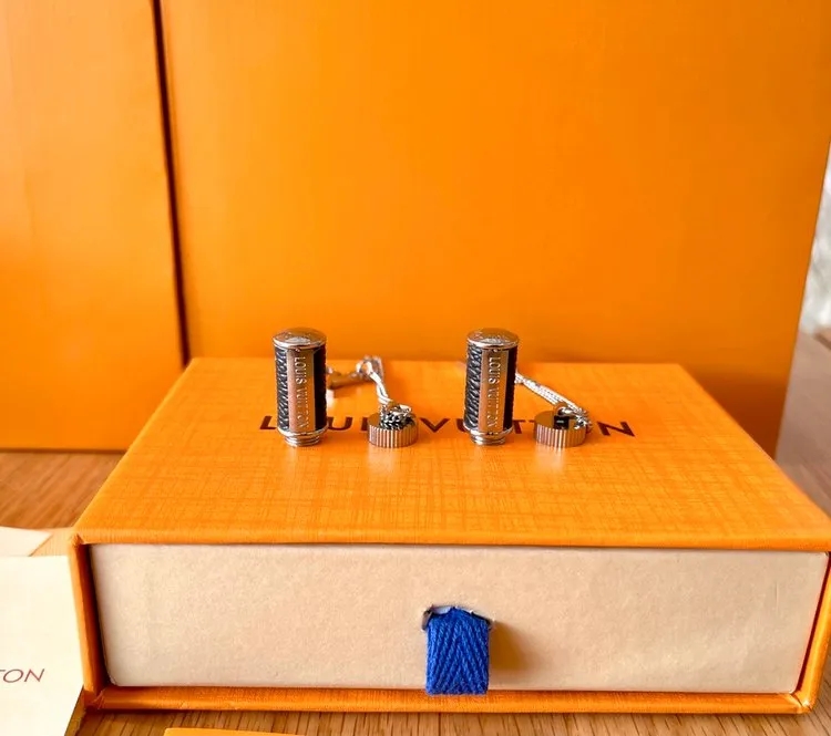 【国内発送/直営店】BTS防弾少年団J-HOPE着用 ★ネックレス Monogram Eclipse香水瓶アクセサリー