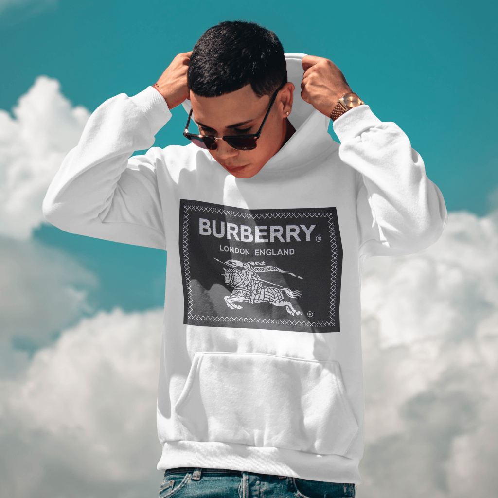 Burberry くまちゃんキャラクタープリントパーカー