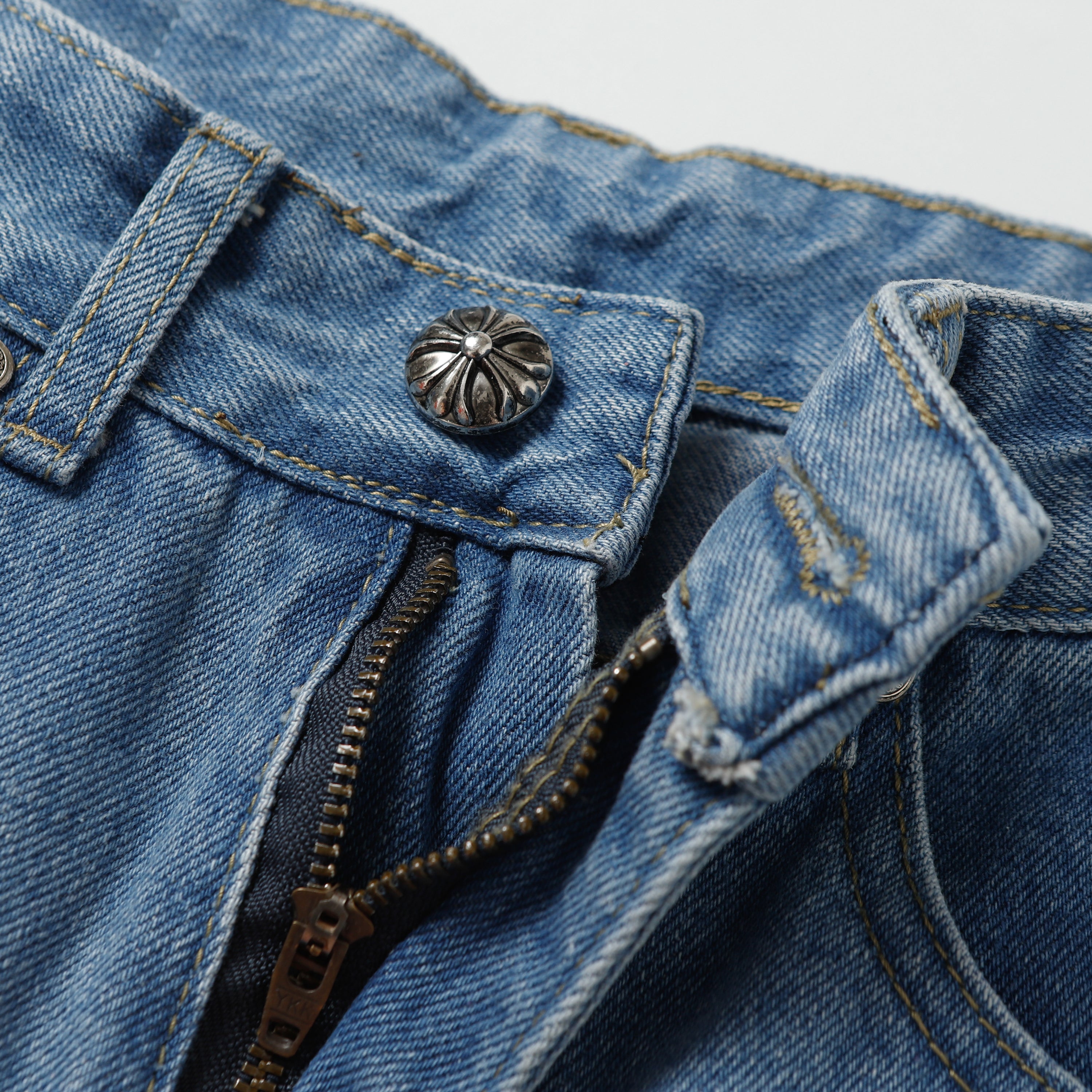 【Chrome Hearts】クロムハーツ リーバイス 505 ブラッククロスパッチジーンズ